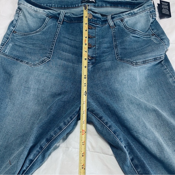 NWTs Tall/Long HighRise Skinny Jeans Sz 16 - Picture 9 of 10